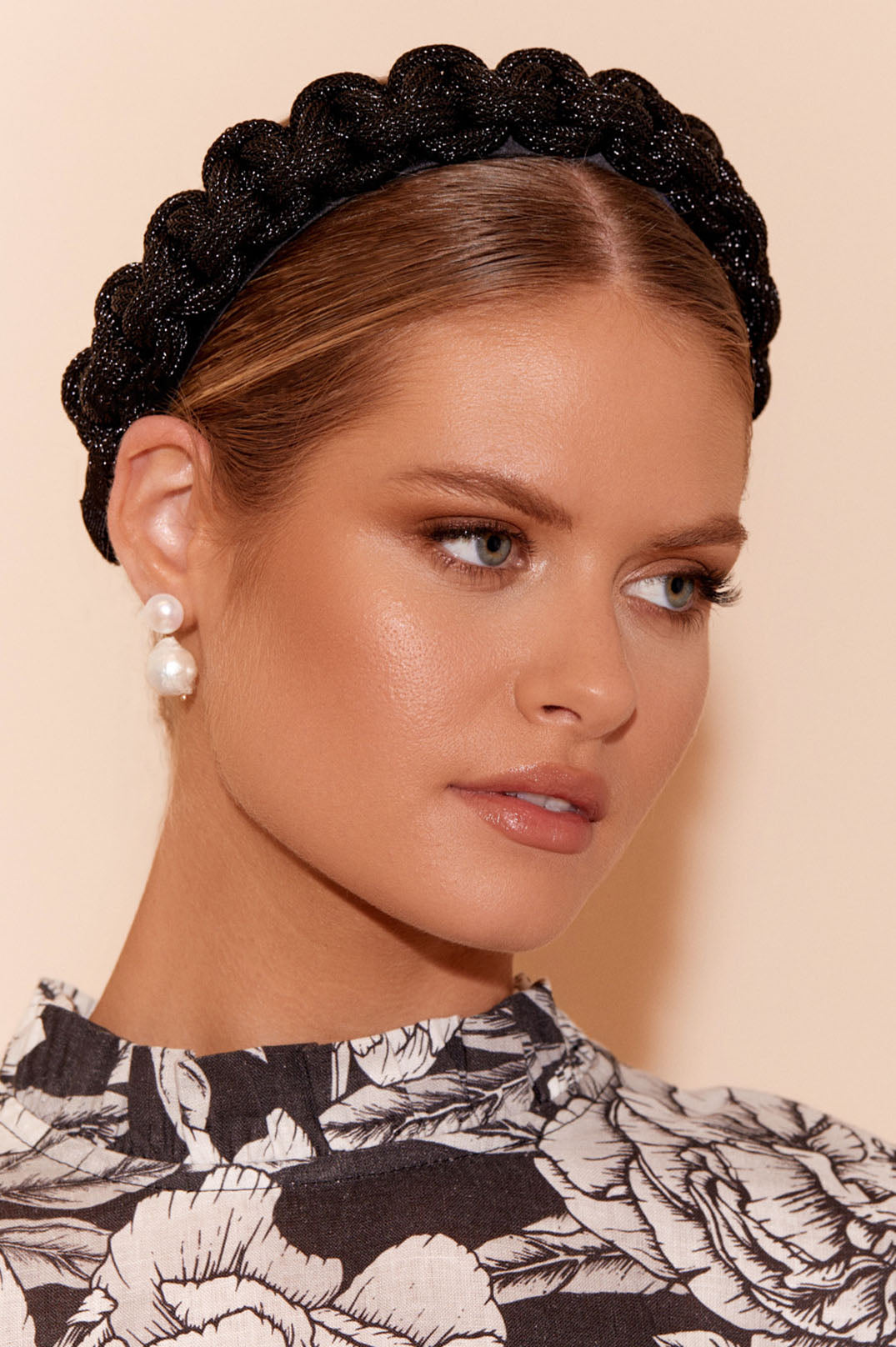 Knotted Cord Headband in Black