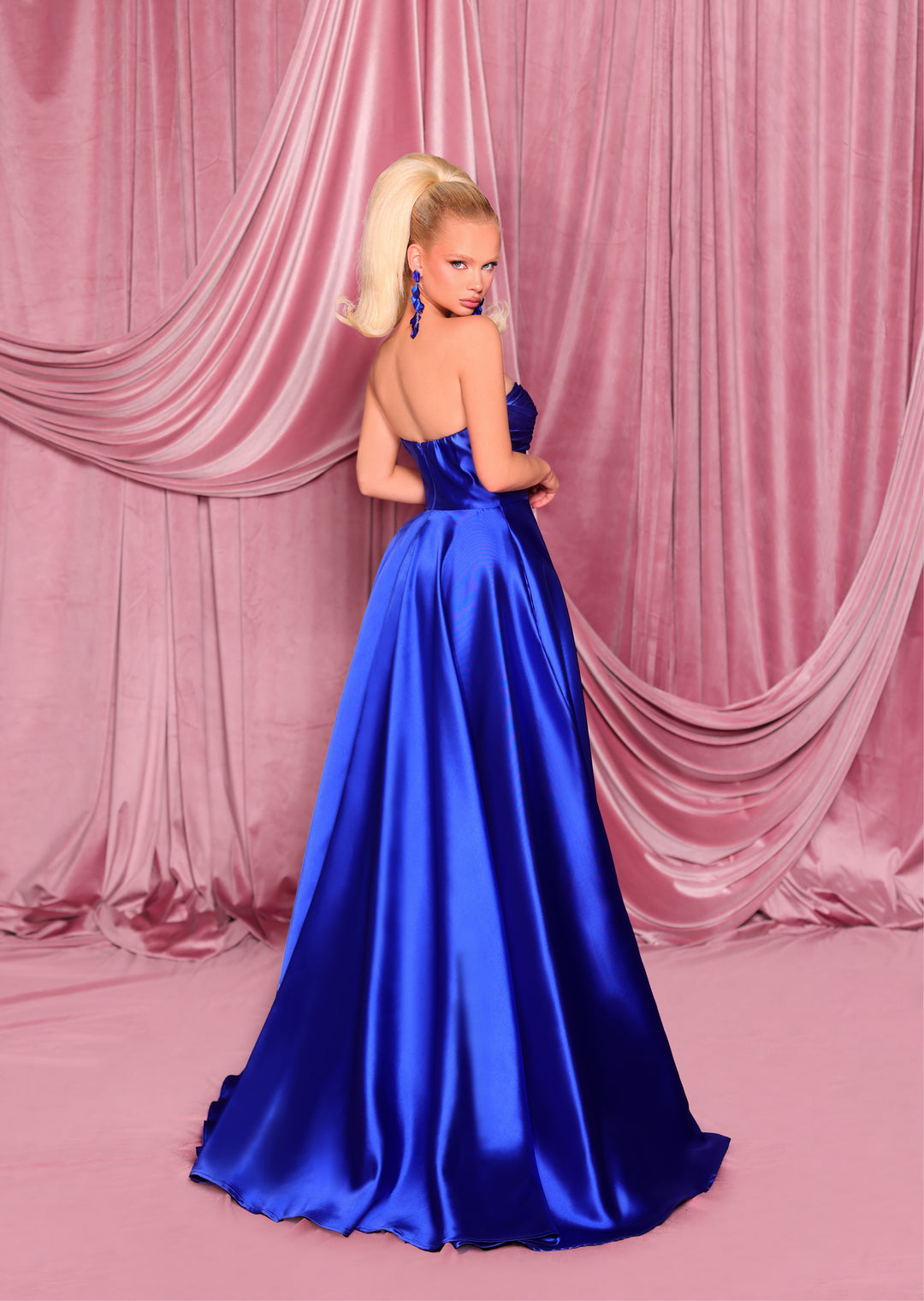 Nicoletta - NC3026 (Available in Black and Cobalt)