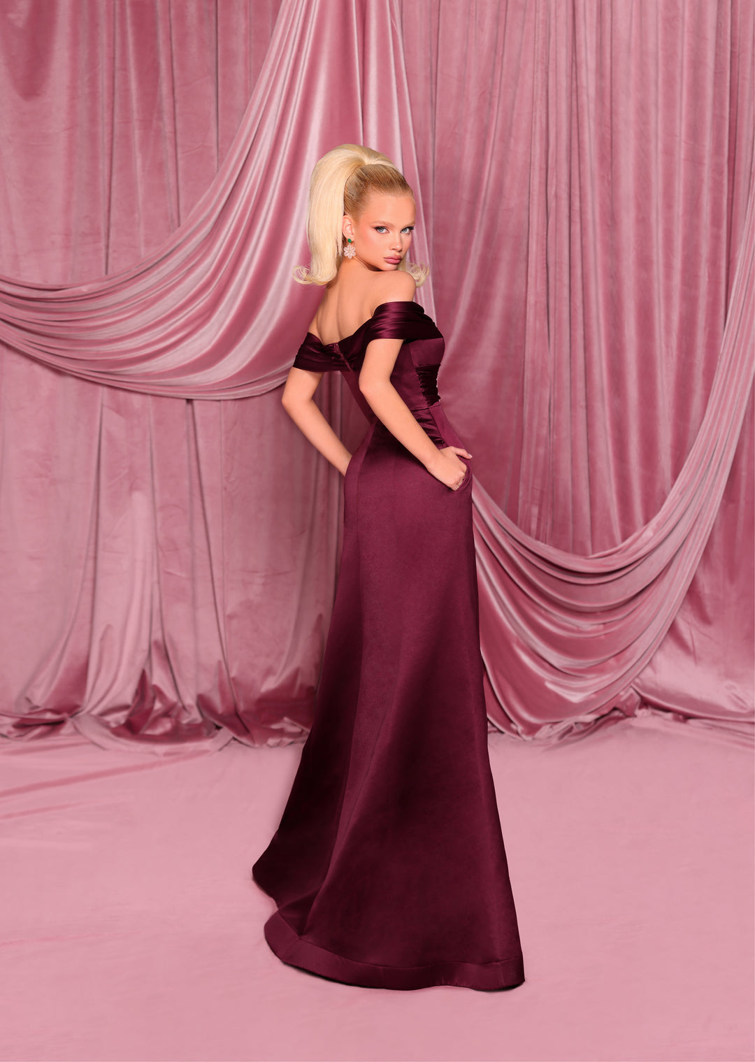 Nicoletta - NC3052 (Available in Black, Ivory and Wine)