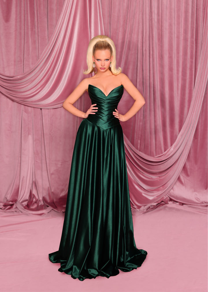 Nicoletta - NC3065 (Available in Black, Ivory, Cobalt and Deep Emerald)