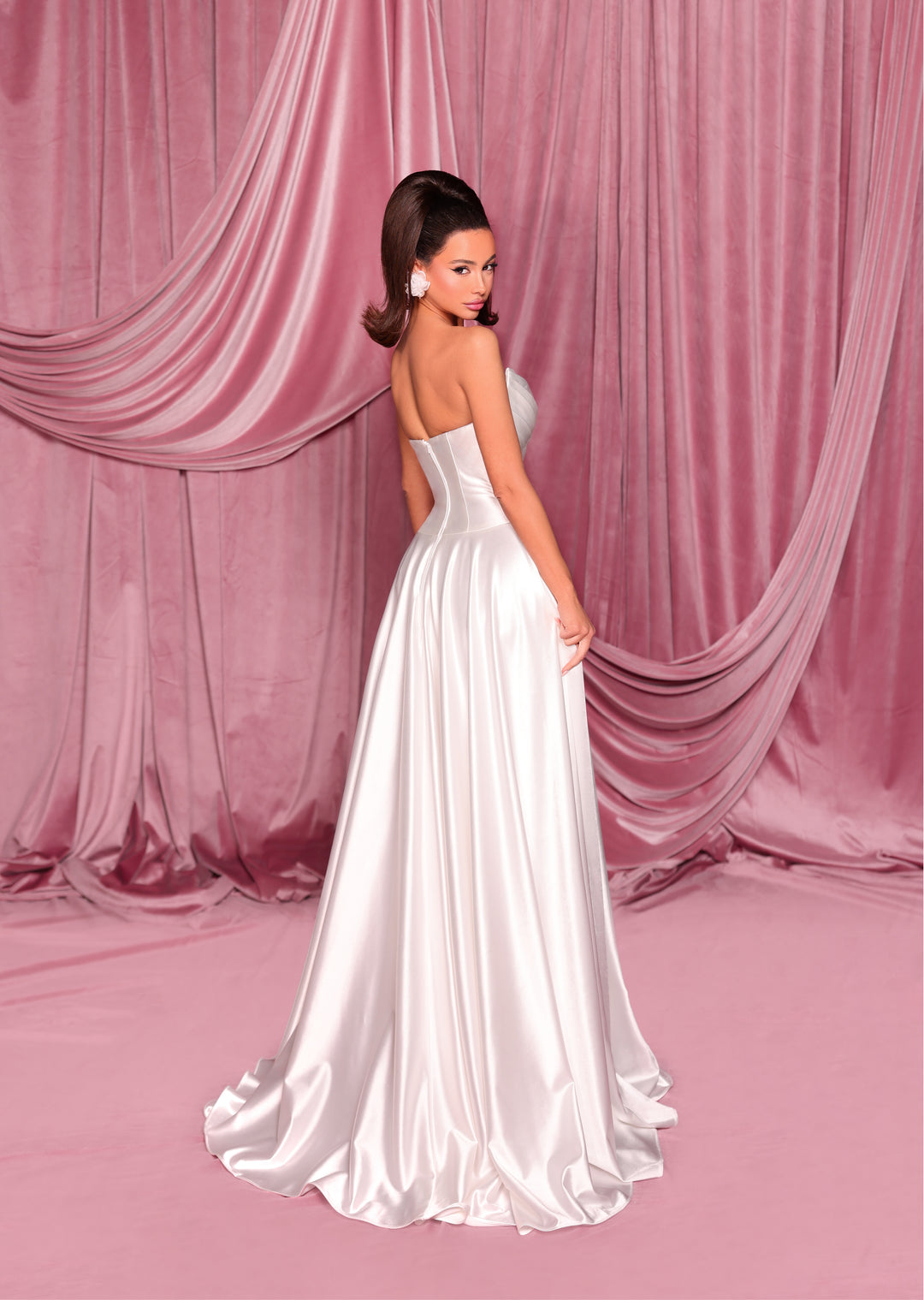 Nicoletta - NC3065 (Available in Black, Ivory, Cobalt and Deep Emerald)