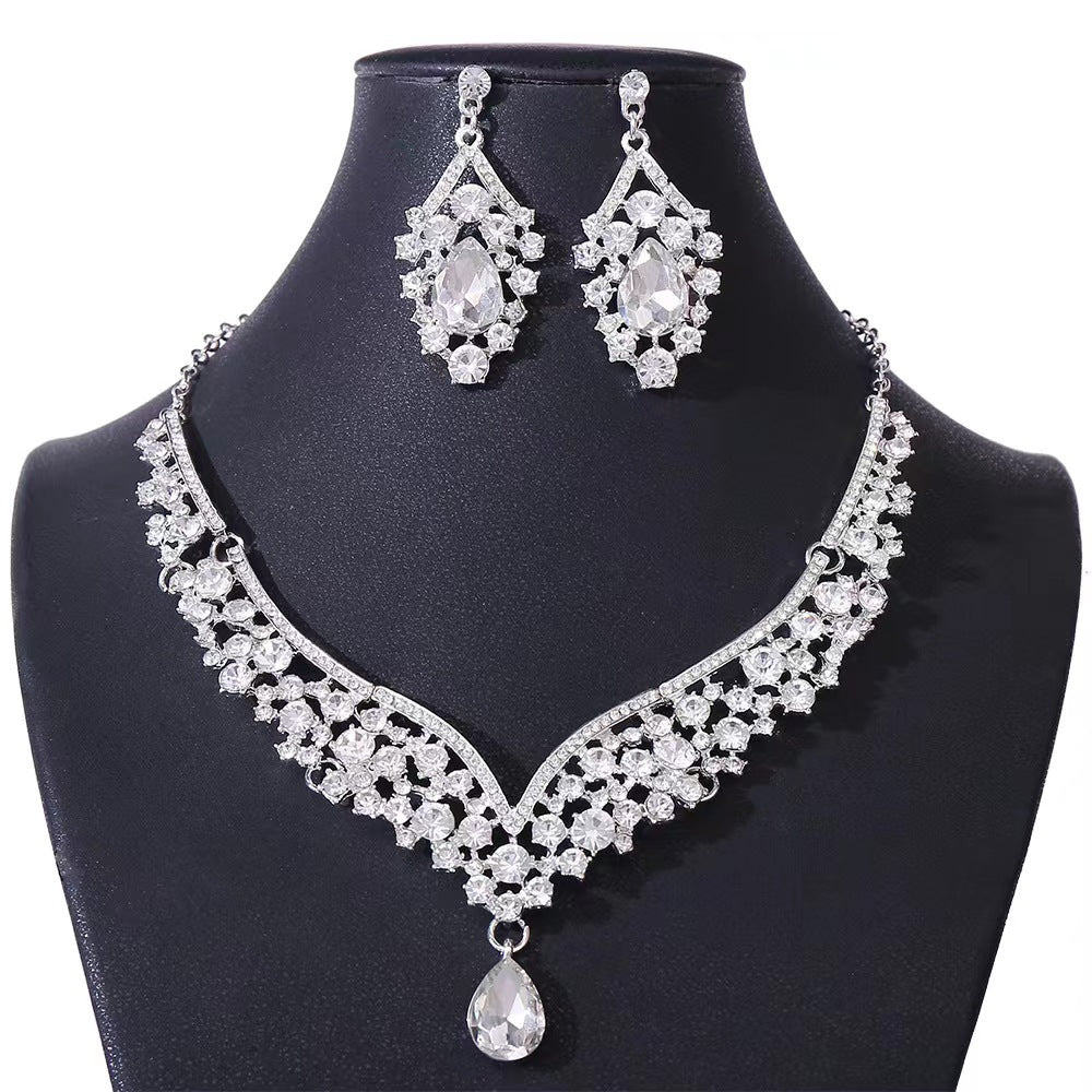 R7 Diamante Necklace and Earrings set 117
