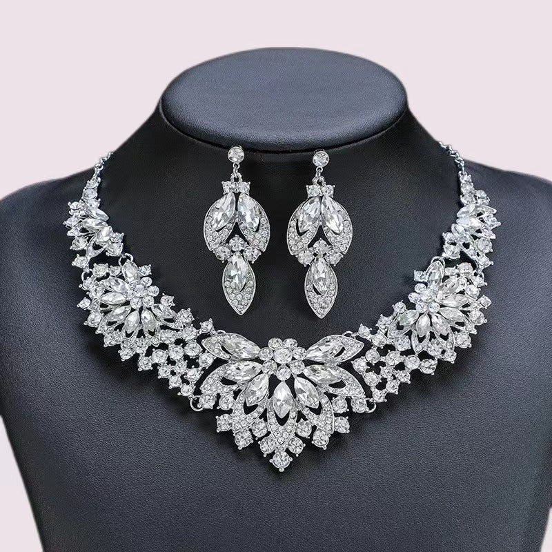 R7 Diamante Necklace and Earrings set 139