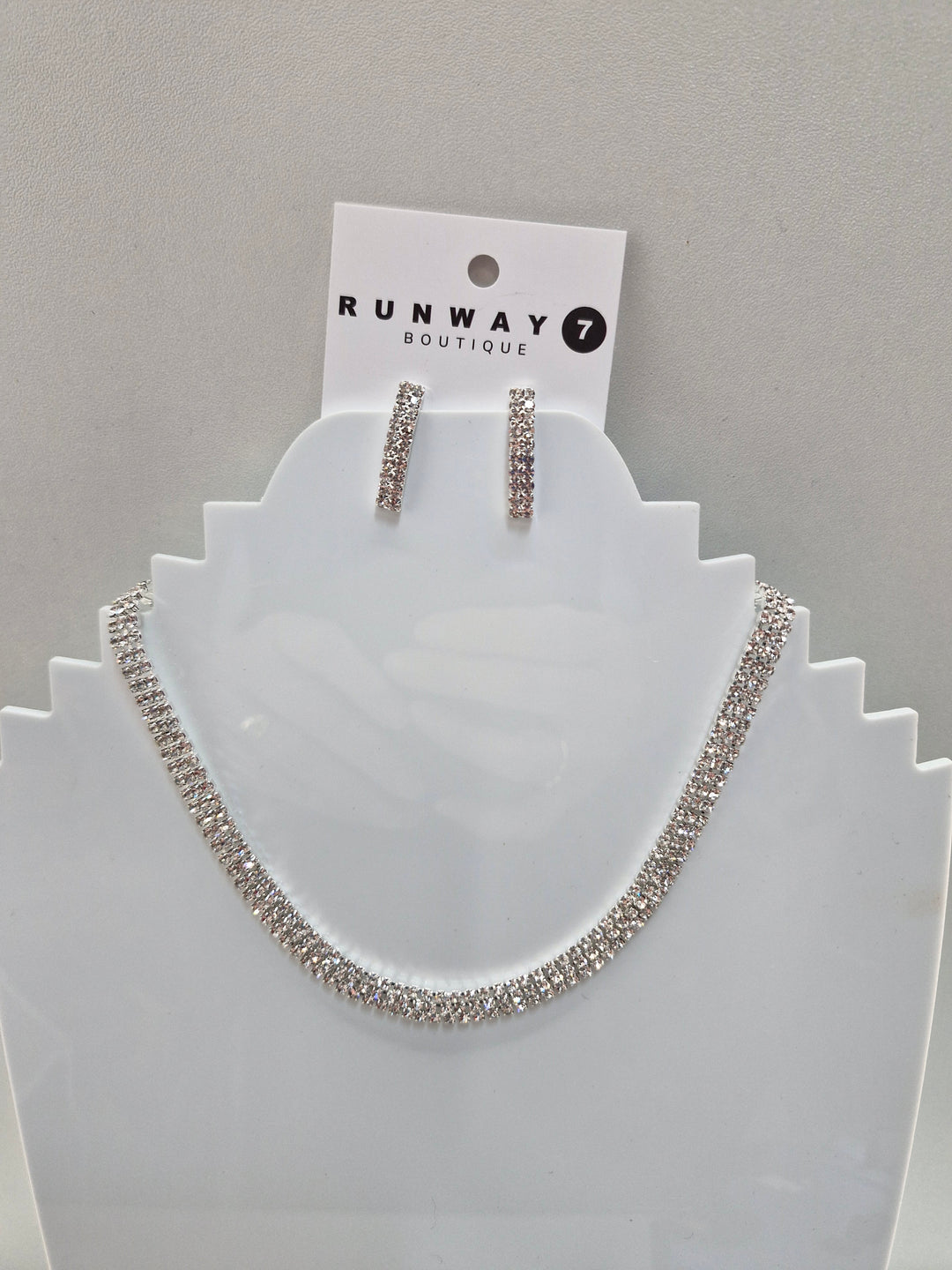 R7 Diamante Necklace and Earrings set 153