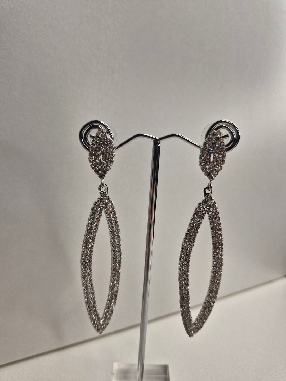 De Cavalier Silver and Diamante earrings 652