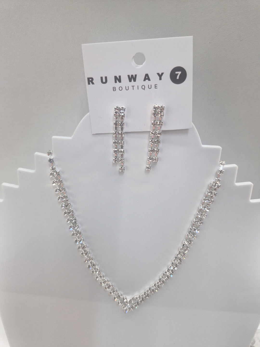 R7 Diamante Necklace and Earrings set 156
