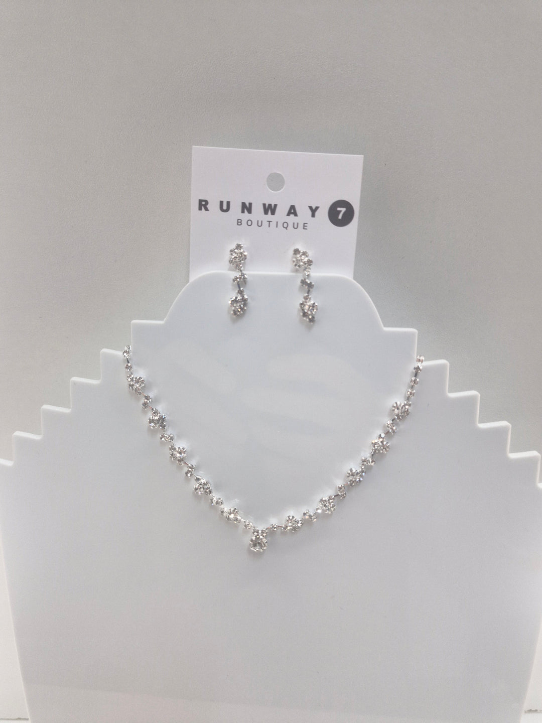 R7 Diamante Necklace and Earrings set 157
