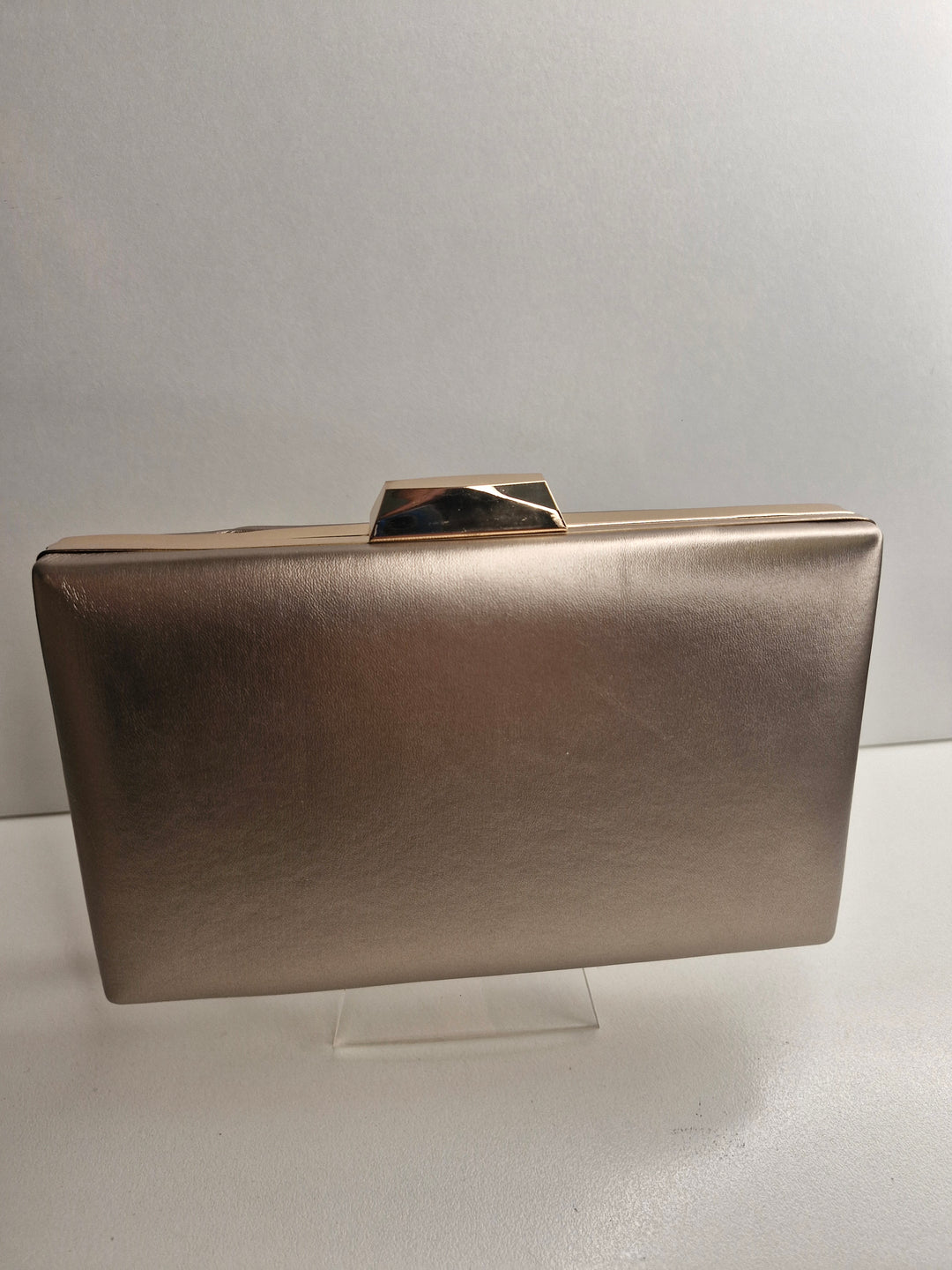 De Cavalier Structured Clutch Gold 004
