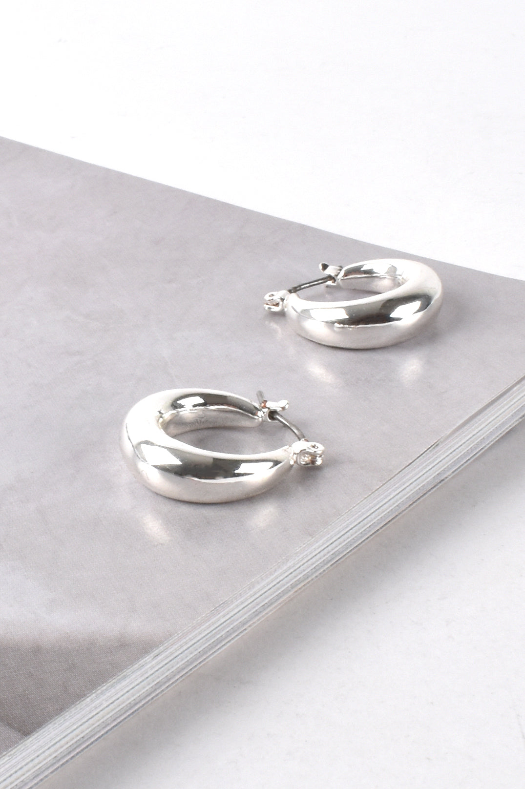 Mini Graduated Huggies in Silver AED2324