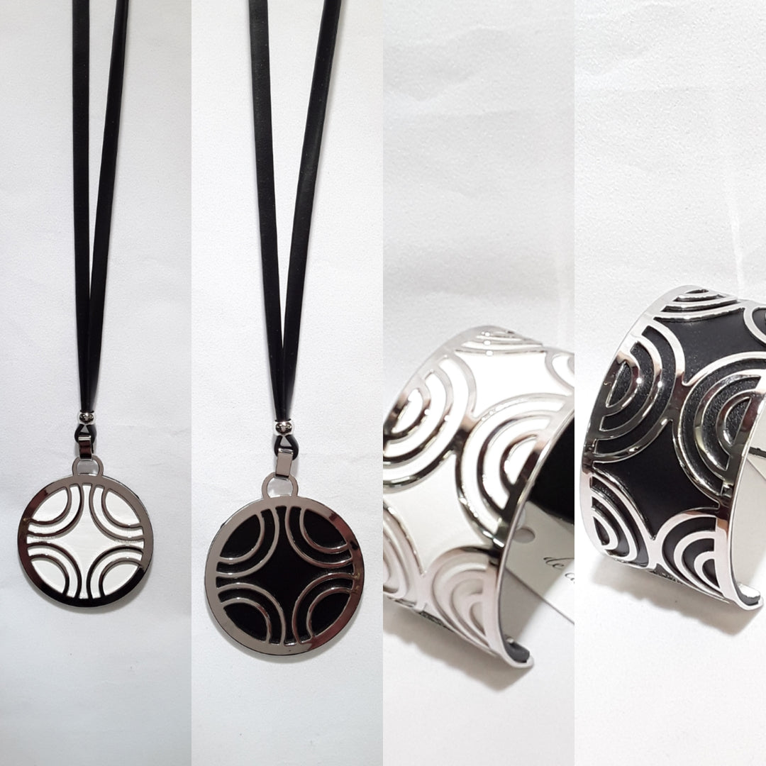 De Cavalier reversible black and white bracelet 070 matching reversible necklace available