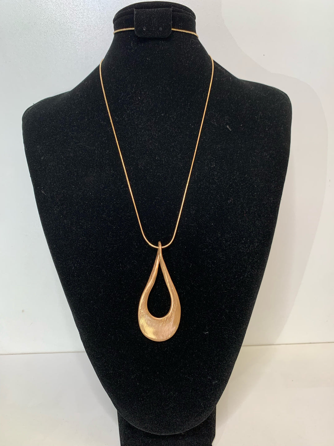 Stellar Rose Rose Gold pendant Necklace Long 72002