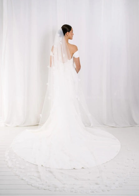 Organza Flowers Veil Ivory Single Teir AN7001F
