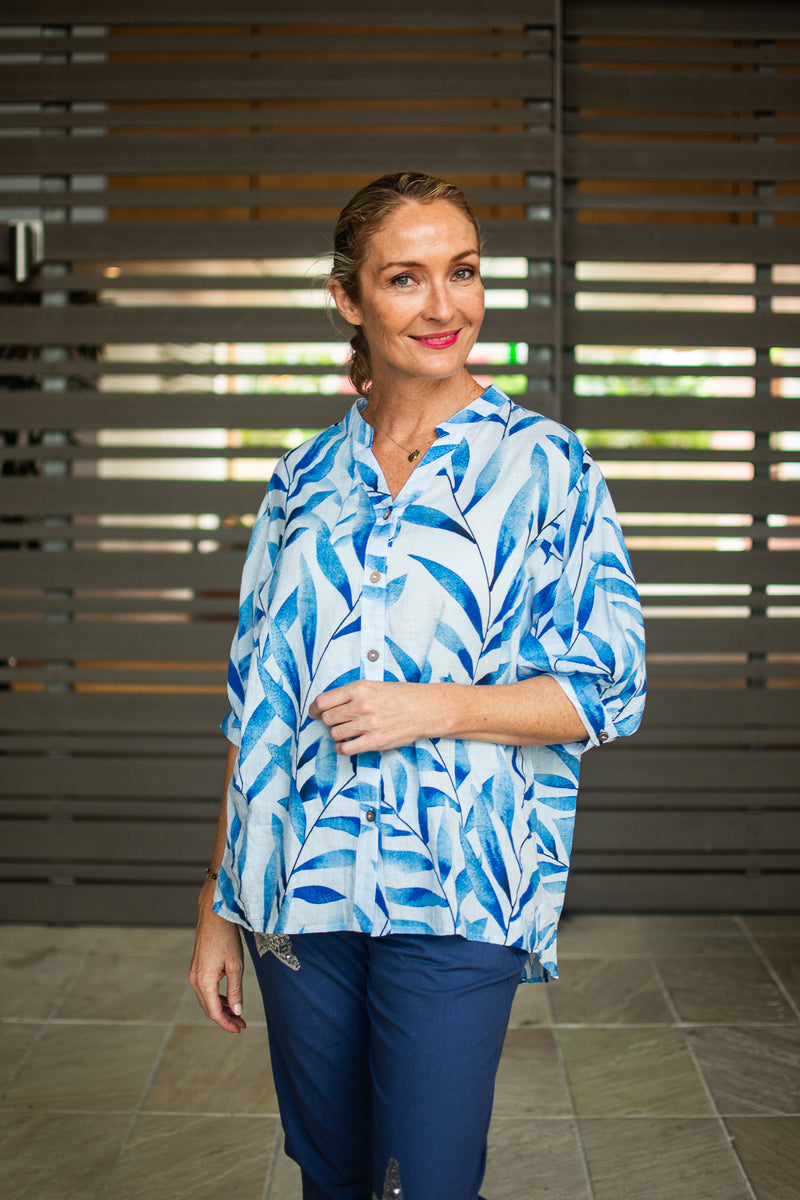 Willow Tree Print Short Sleeve Blouse in Blue