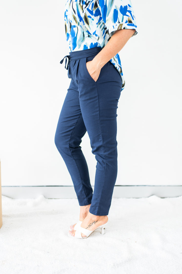 Willow Tree Linen Blend Stretch Pant in Navy