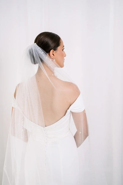 Pearl Veil Ivory Single Teir AN8001P