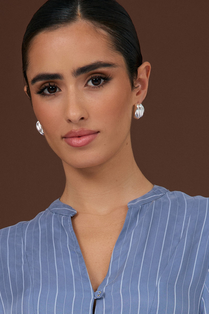 Adorne Wave Pattern Metal Stud Silver AED4172