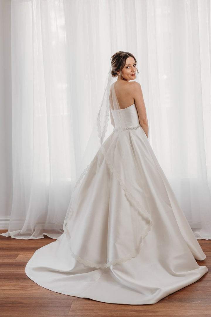 Lace Trim Veil Ivory or White Single Teir AN6043L