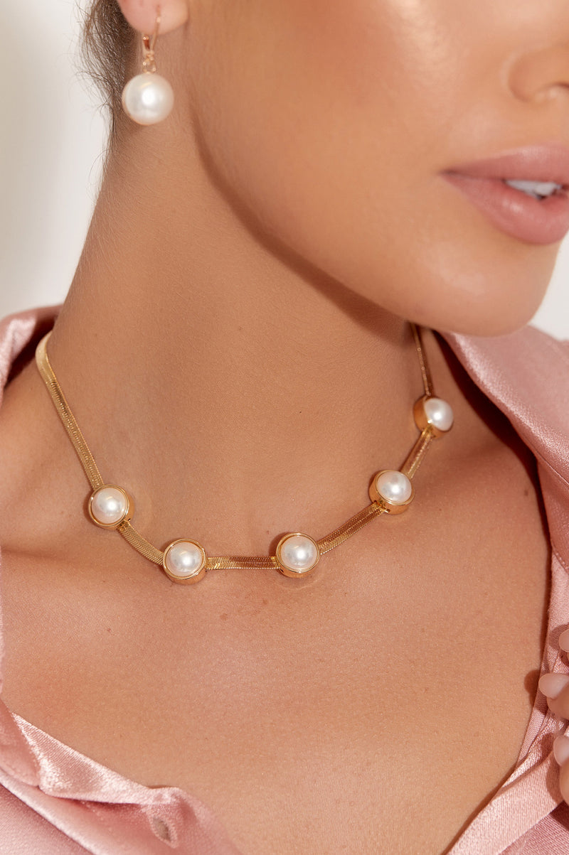 Adorne Greta Faux Pearl Collar Necklace AND2428