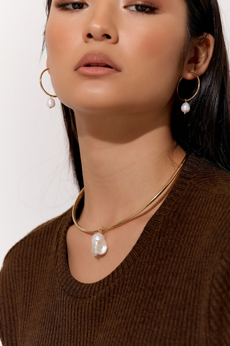 Adorne Freshwater Pearl Drop Collar in Gold AND2470