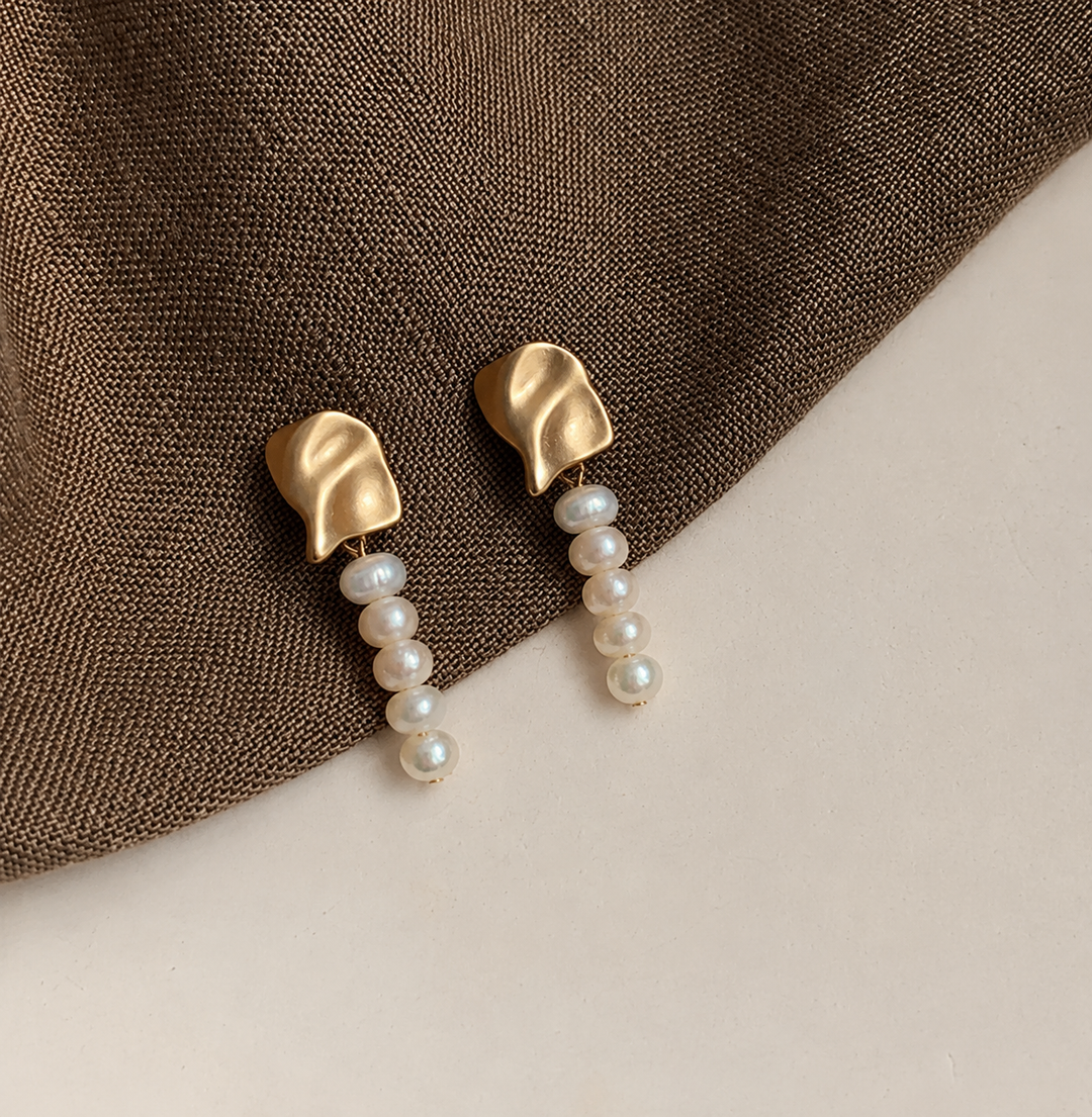 R7 Pearl Drop Earrings 385