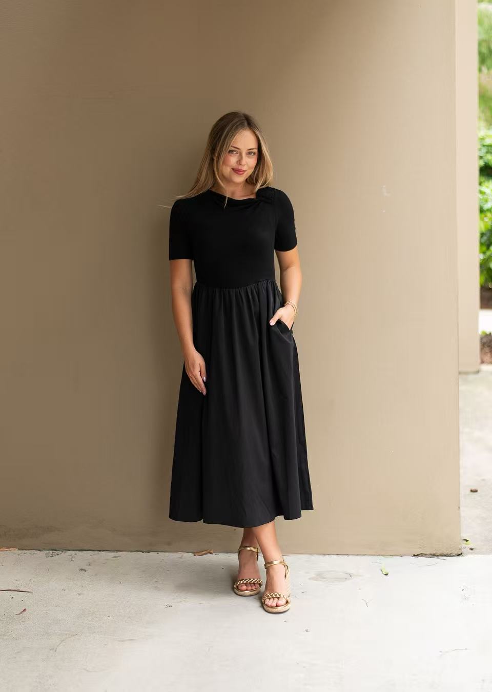Fria Noir Midi Dress