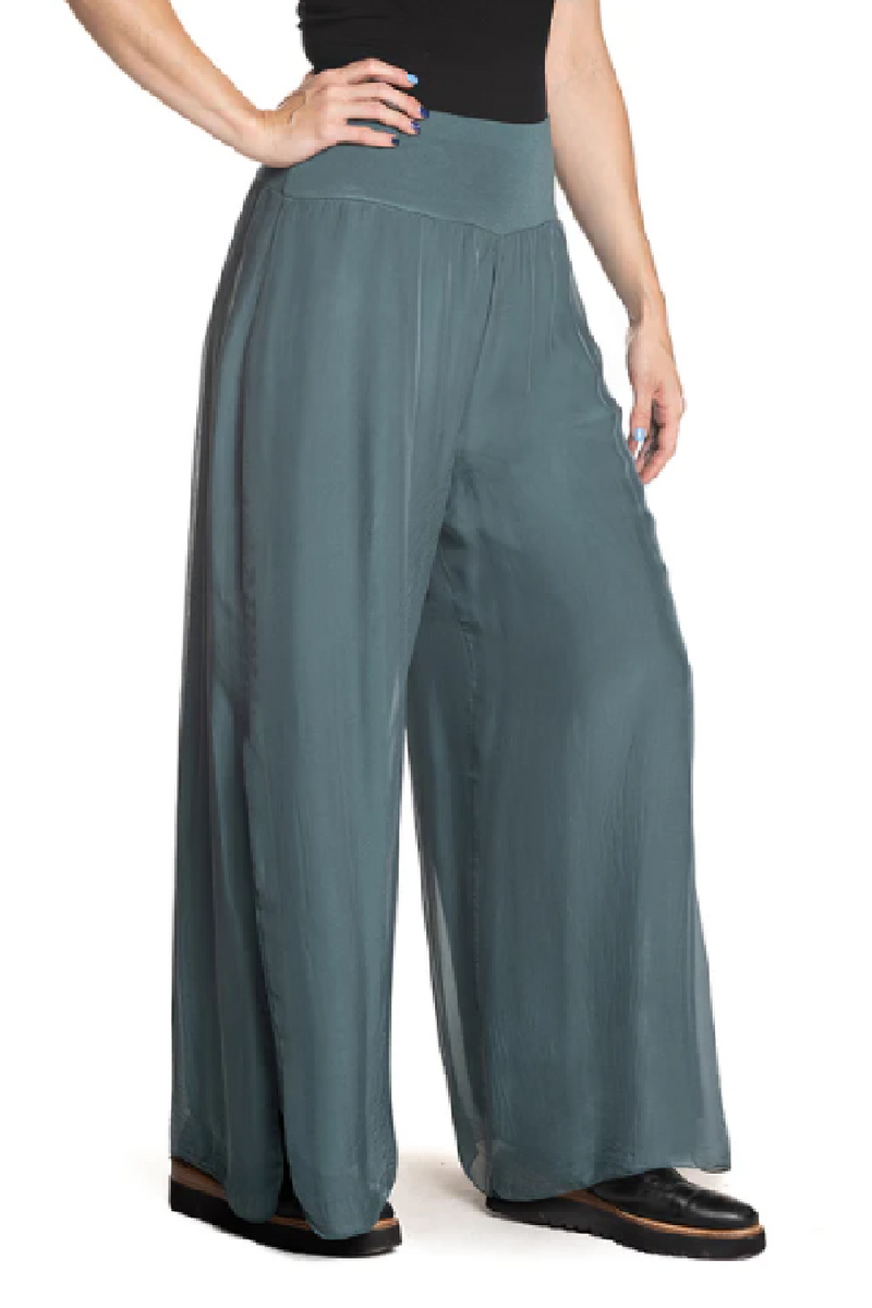 Gia Pant in Ivy