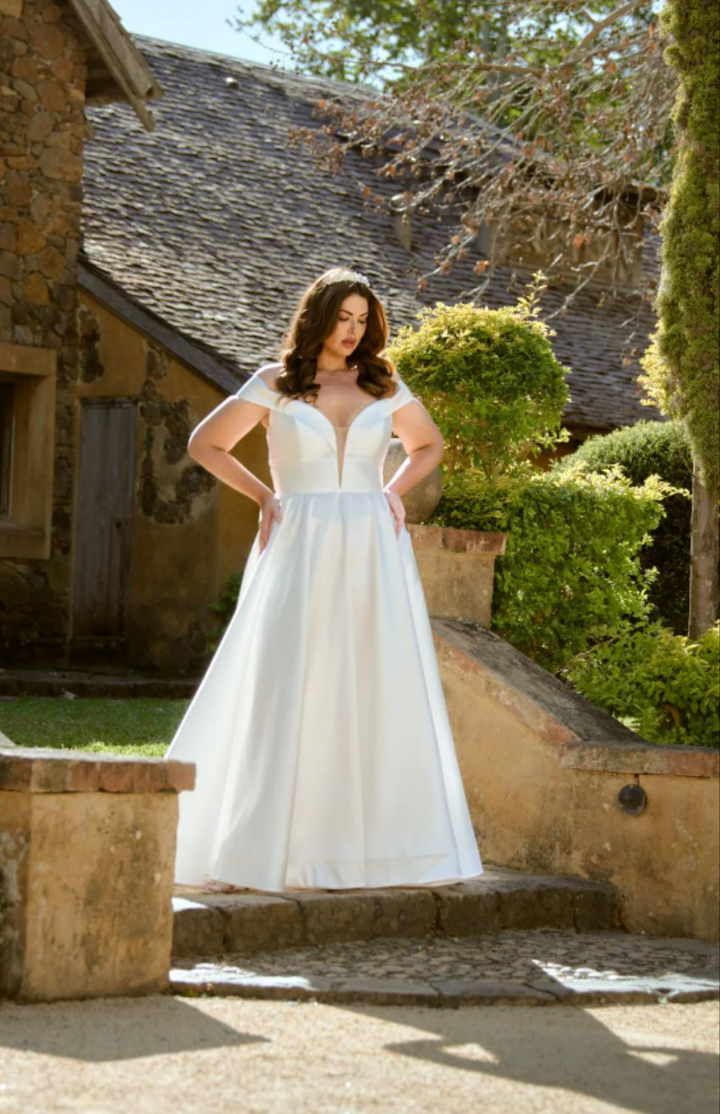 Tania Olsen Designs PO861 Beth  (Available in Vintage White and White)