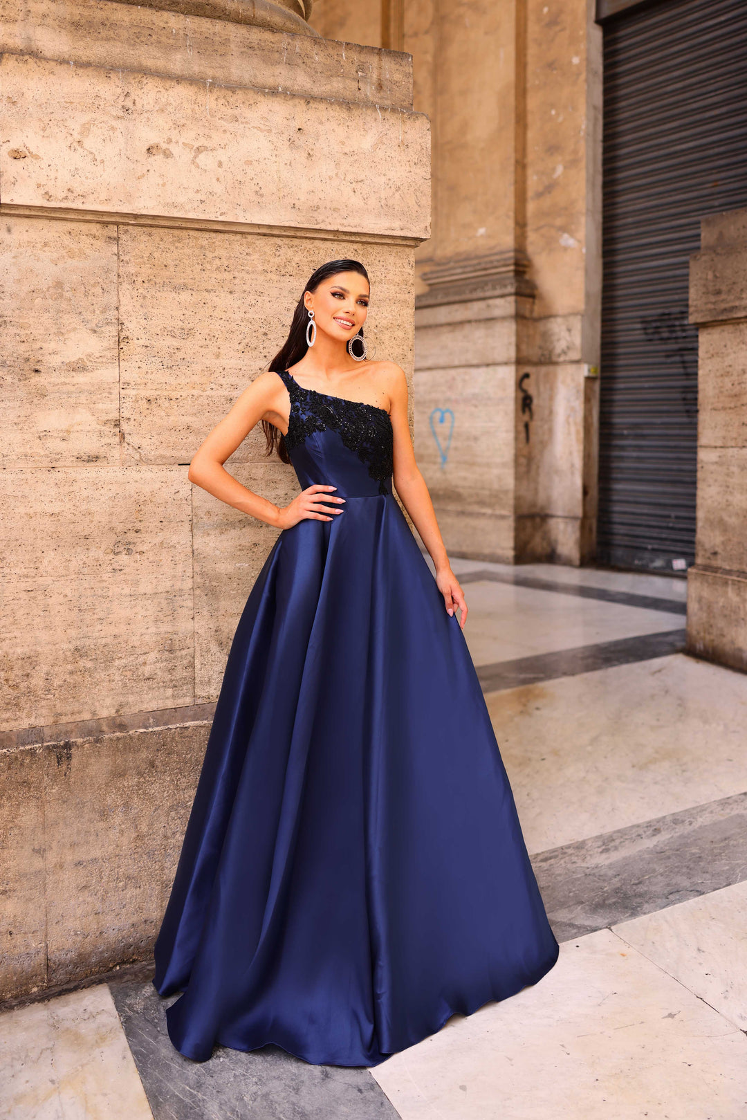 Nicoletta - NC1009 (Available Black/Gold and Navy/Black)