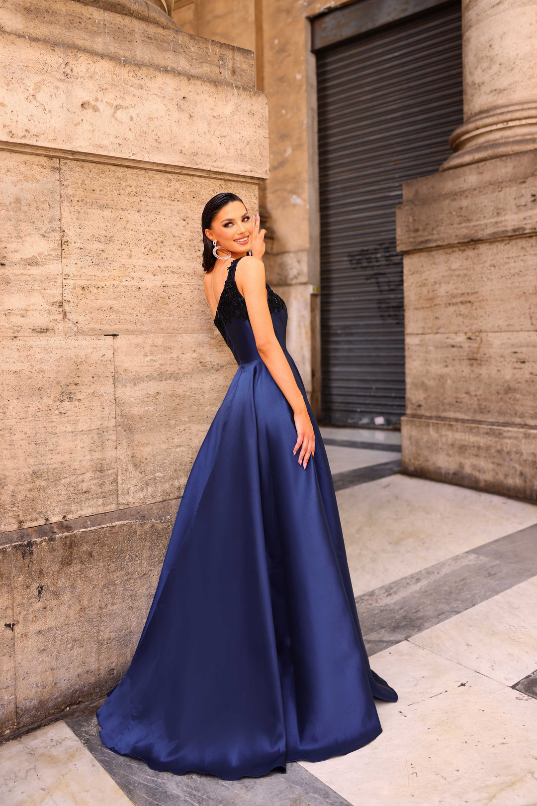 Nicoletta - NC1009 (Available Black/Gold and Navy/Black)