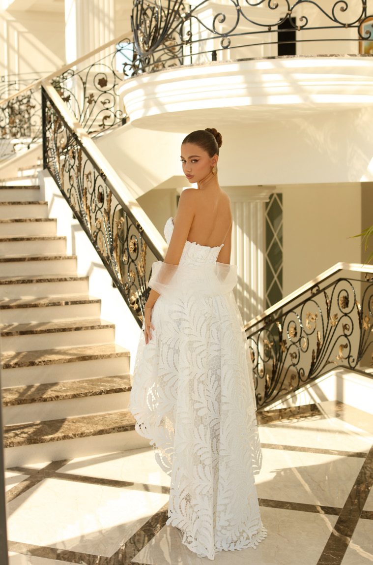 Nicoletta - NC1037 (Available in Ivory)