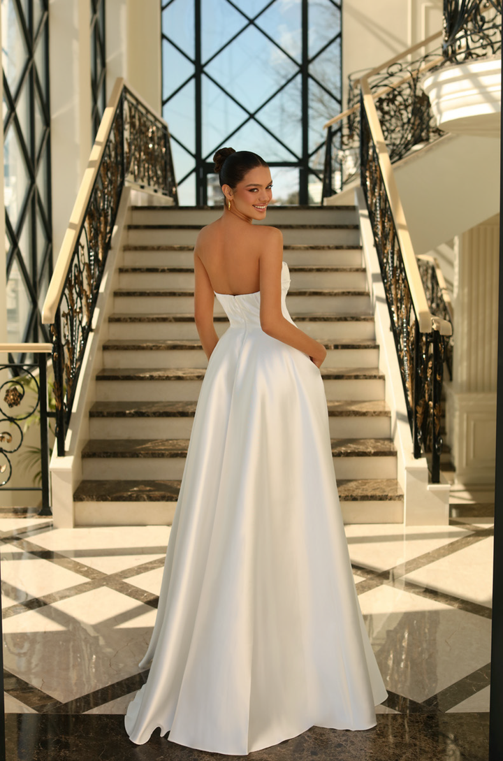 Nicoletta - NC1076 (Available Ivory and White)