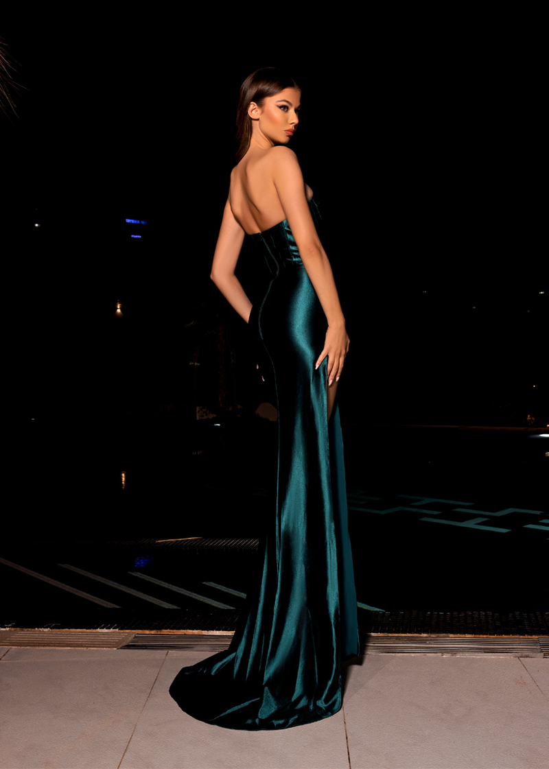 Nicoletta - NC2042 (Available in Vermillion, Deep Teal and Rust)