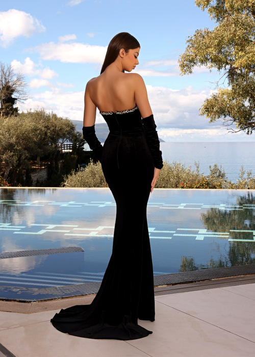 Nicoletta - NC2067 (Available in Black, Royal and Teal)