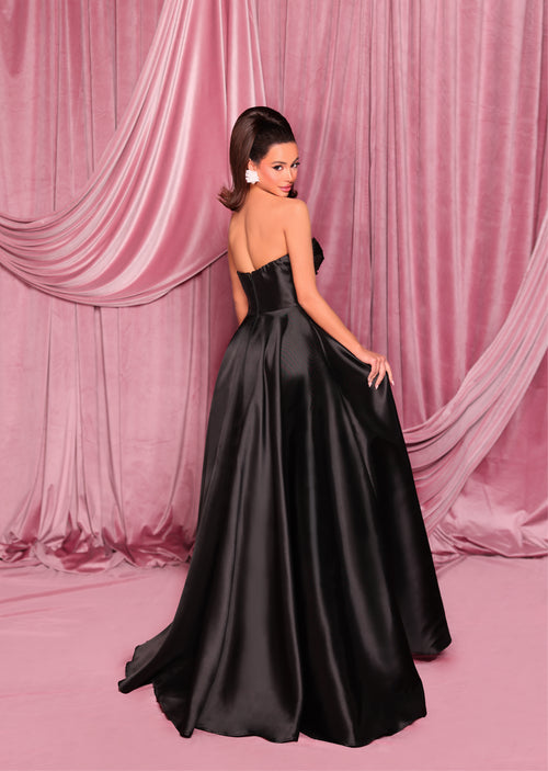 Nicoletta - NC3026 (Available in Black and Cobalt)