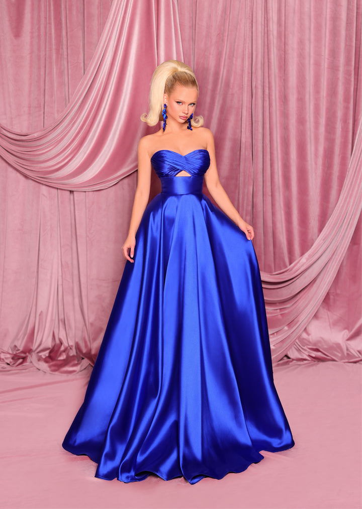Nicoletta - NC3026 (Available in Black and Cobalt)