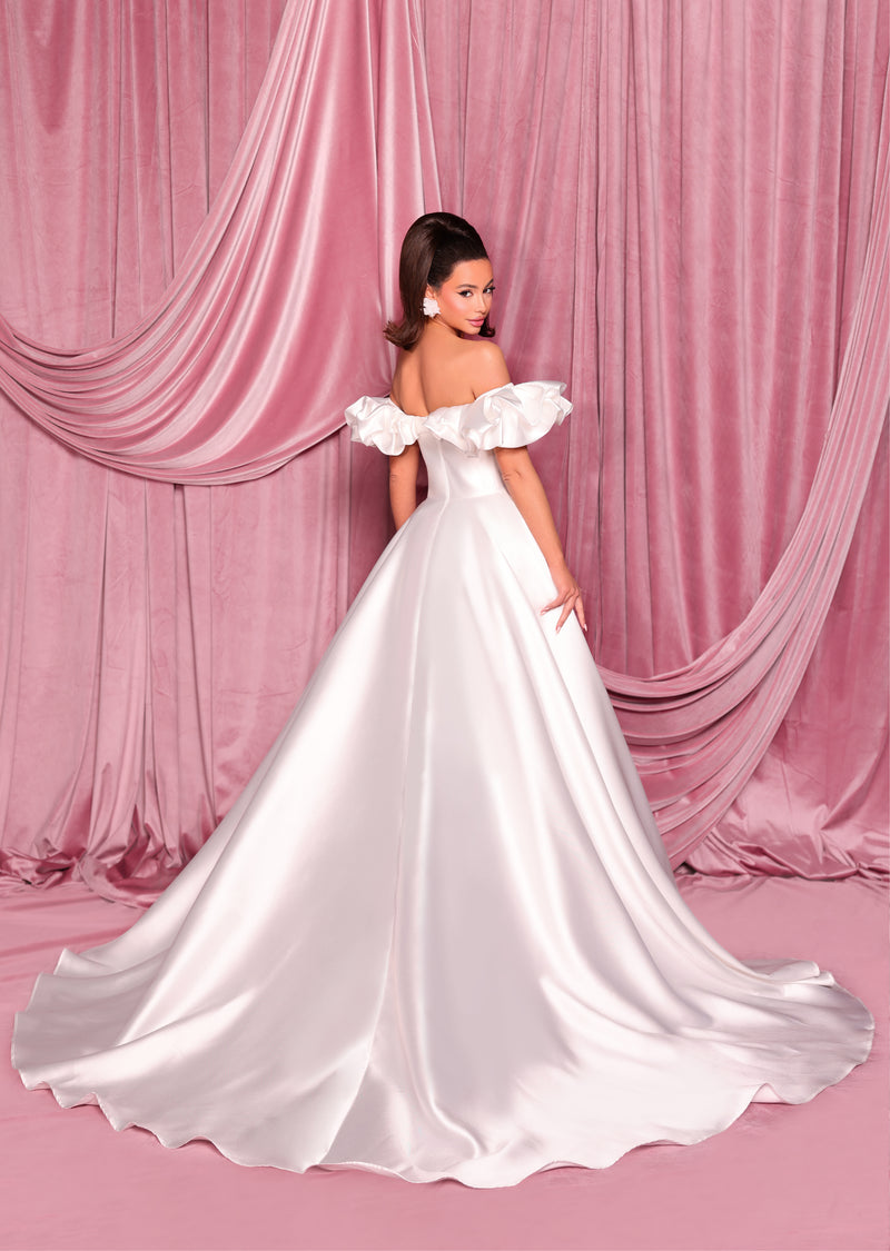 Nicoletta - NC3059 (Available in Black and Ivory)