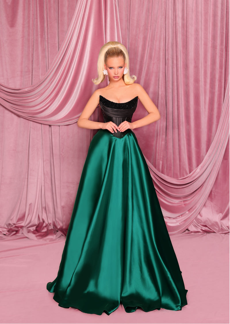Nicoletta - NC3096 (Available in Black and Ivory)