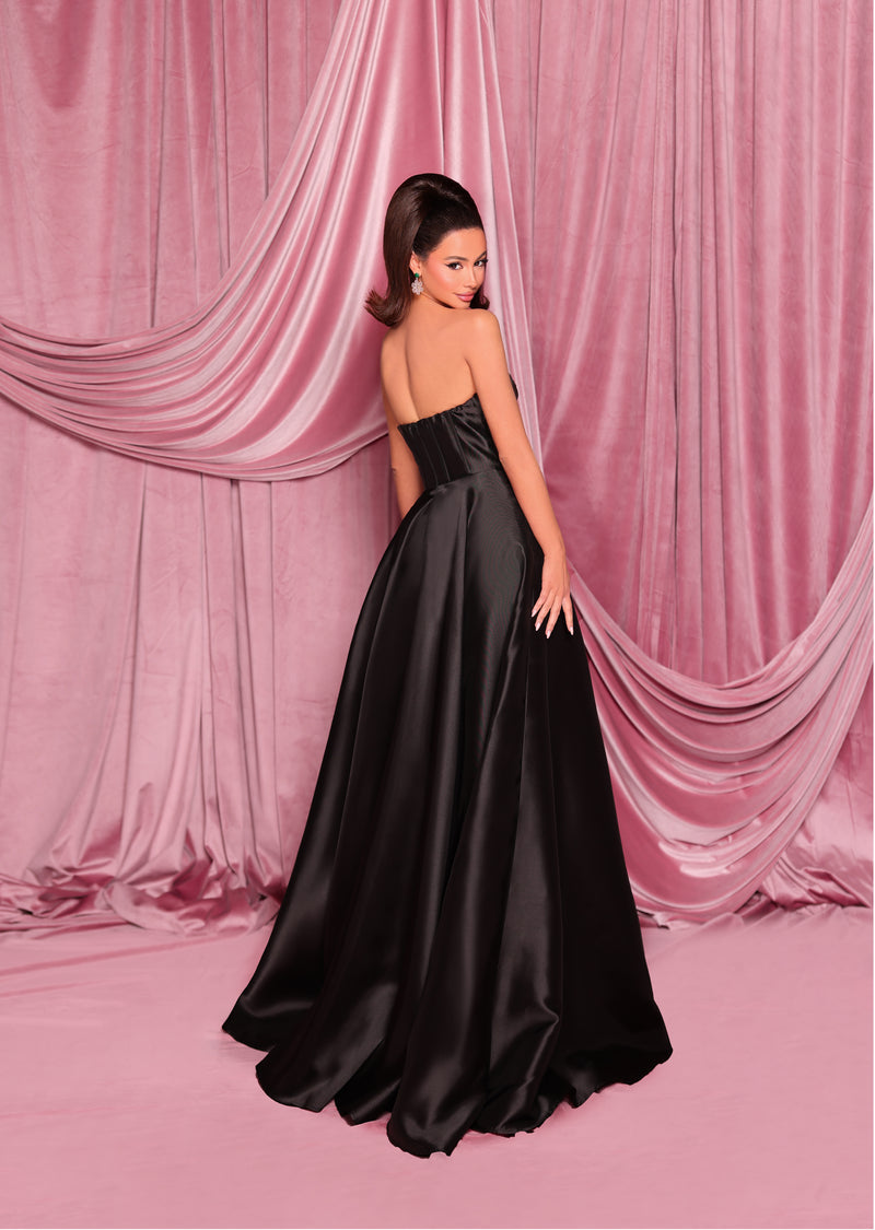 Nicoletta - NC3096 (Available in Black and Ivory)