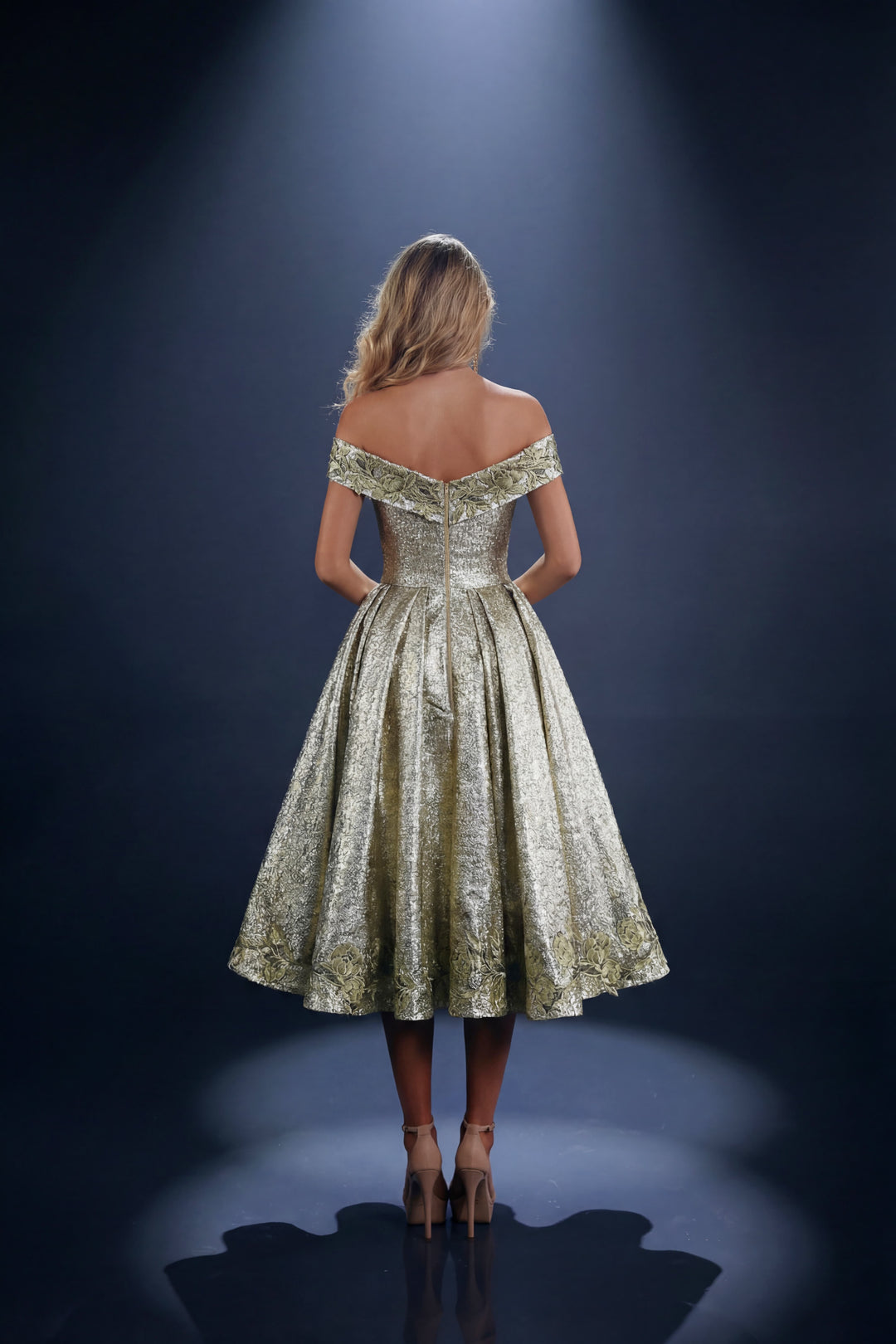Nicoletta - NC4029 (Available in Gold and Black)