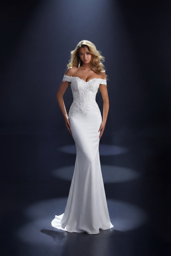 Nicoletta - NC4057 (Available in Ivory, Peacock and Wine)