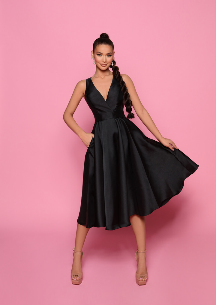 Nicoletta - NP150 (Available Black, Cream and Emerald)