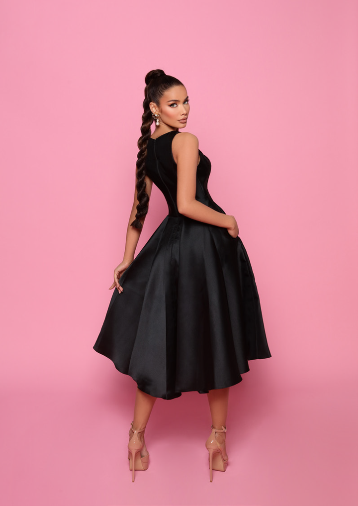 Nicoletta - NP150 (Available Black, Cream and Emerald)