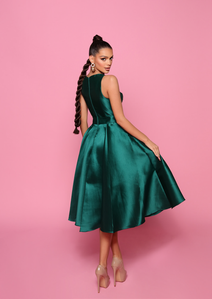 Nicoletta - NP150 (Available Black, Cream and Emerald)