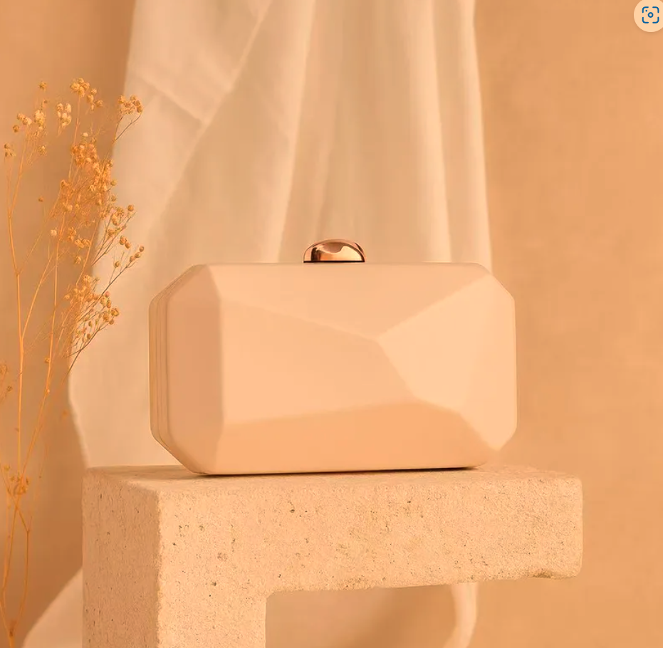 R7 Structured Clutch in Patent Nude 258