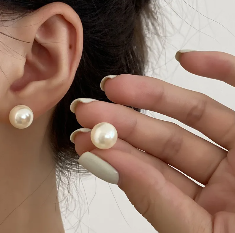 R7 Pearl Earrings 8mm  282