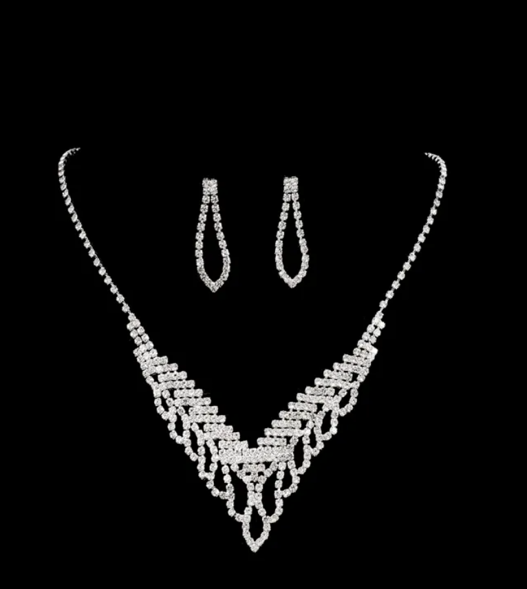 R7 Diamante Silver Necklace and Earrings set 309