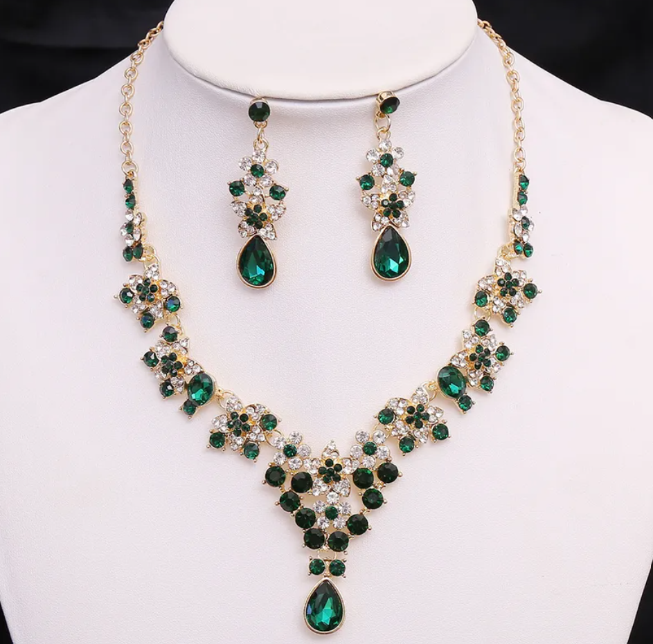 R7 Diamante Gold/Emerald Necklace and Earrings set 315