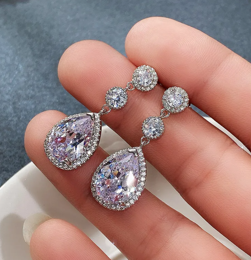 R7 Diamante Teardrop Zirconia Earrings 337