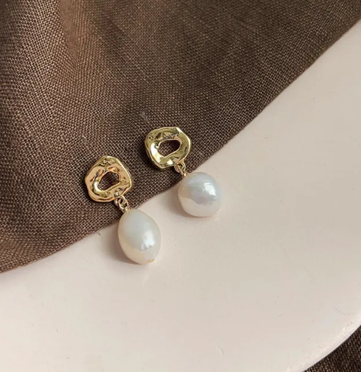 R7 Pearl Drop Earrings 387