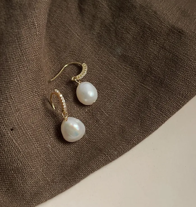 R7 Pearl Drop Earrings 388